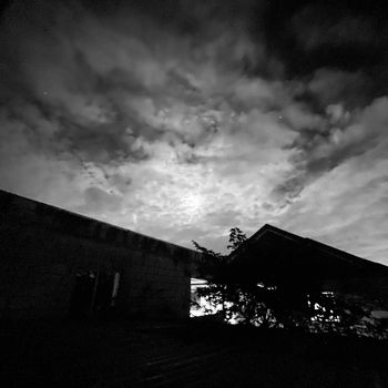 PEACH - Aking Katabi