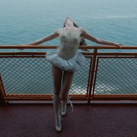 Chrissy - Nothing Hurts