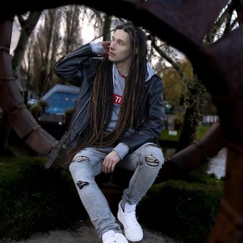 Valentino - Trip (Explicit)