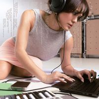 Sheryl Sheinafia - Sendiri