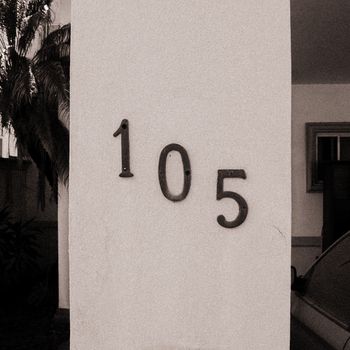 EVÍC - 105