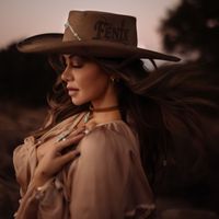 Chiquis - FÉNIX