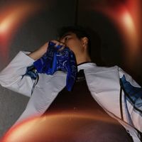 Toni - Người Lạ Từng Là Tất Cả