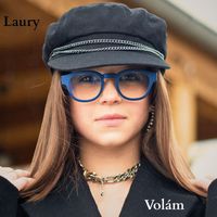 Laury - Volám