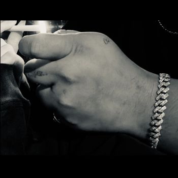 The Don - hold up (Explicit)