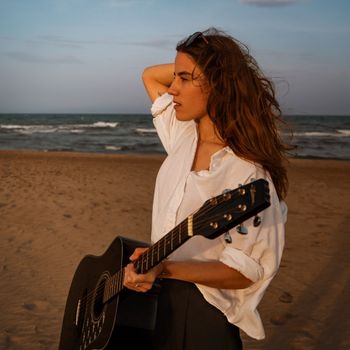 PIA - Summer's Back (Acoustic Version)